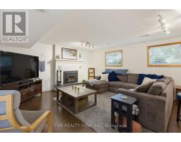 493 MAPLE STREET - 20