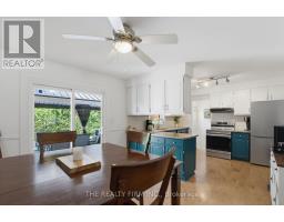 493 MAPLE STREET - 6