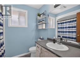 33 OLDEWOOD CRESCENT - 24