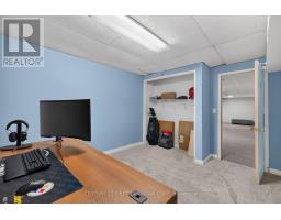 33 OLDEWOOD CRESCENT - 33