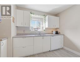 18 CHAPMAN COURT - 23