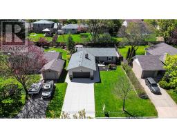 27 BARTLETT CRESCENT - 46