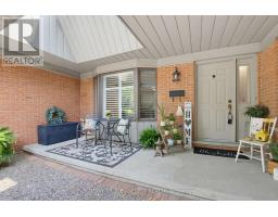 28 - 40 QUINELLA DRIVE - 4