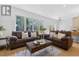 54 MOONLIGHT COURT - 4