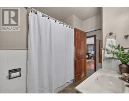 11 MAPLE STREET E - 26