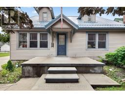 11 MAPLE STREET E - 3