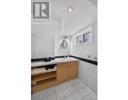17 WILLINGDON AVENUE - 31