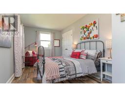 33134 BACK STREET - 27