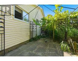 17 EDGEMERE CRESCENT - 11