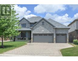 6 ASHWOOD CRESCENT - 1