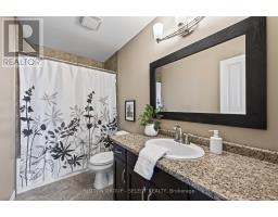6 ASHWOOD CRESCENT - 25