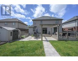 6 ASHWOOD CRESCENT - 27