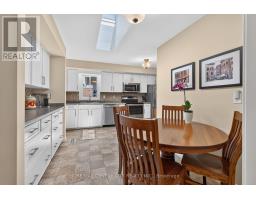 37 LUTON CRESCENT - 12