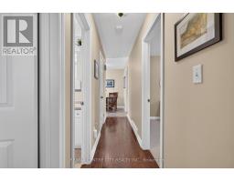 37 LUTON CRESCENT - 13