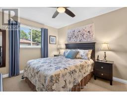 37 LUTON CRESCENT - 15