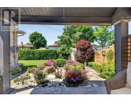 37 LUTON CRESCENT - 2