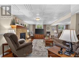 37 LUTON CRESCENT - 25