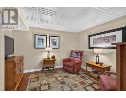 37 LUTON CRESCENT - 28