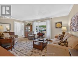 37 LUTON CRESCENT - 3