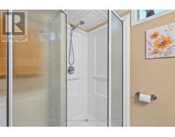 37 LUTON CRESCENT - 31