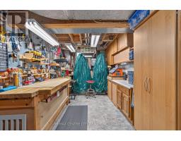 37 LUTON CRESCENT - 33