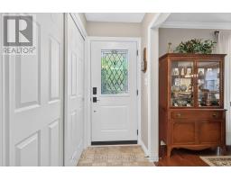 37 LUTON CRESCENT - 8
