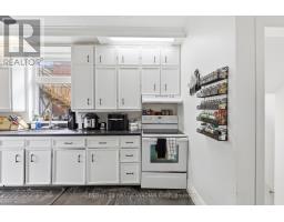95 MYRTLE STREET N - 15
