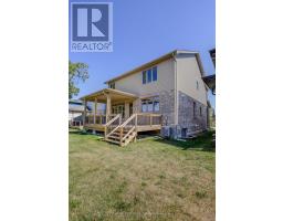 5 - 1061 EAGLETRACE DRIVE - 50