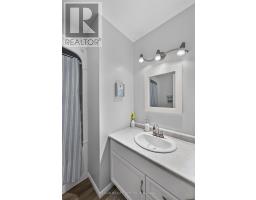 408 HIGHVIEW DRIVE - 17