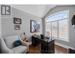 2330 DAUNCEY CRESCENT - 29