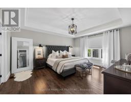 2330 DAUNCEY CRESCENT - 35