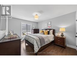 2330 DAUNCEY CRESCENT - 38