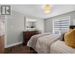 2330 DAUNCEY CRESCENT - 44