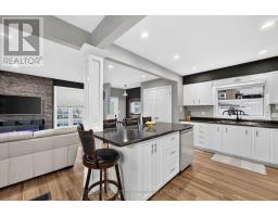 76 SANDERS STREET W - 20
