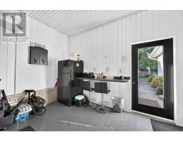 76 SANDERS STREET W - 44
