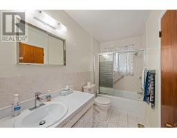 160 WELLESLEY CRESCENT - 12
