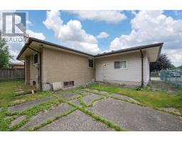 160 WELLESLEY CRESCENT - 19