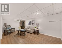 53 RENNY CRESCENT - 31