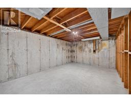 53 RENNY CRESCENT - 35