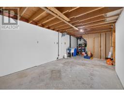 53 RENNY CRESCENT - 37