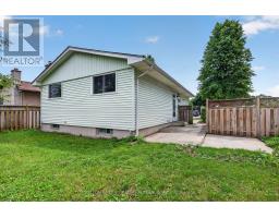 53 RENNY CRESCENT - 39