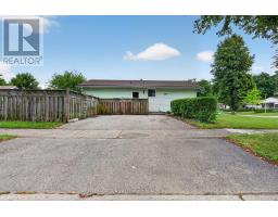 53 RENNY CRESCENT - 4