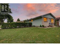 53 RENNY CRESCENT - 6