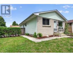 53 RENNY CRESCENT - 7