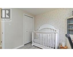 7 STIRLING CRESCENT - 21