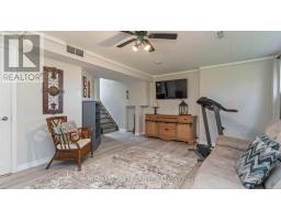 7 STIRLING CRESCENT - 25