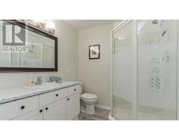 7 STIRLING CRESCENT - 27