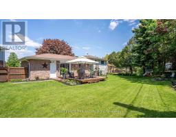 7 STIRLING CRESCENT - 29