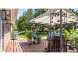 7 STIRLING CRESCENT - 32