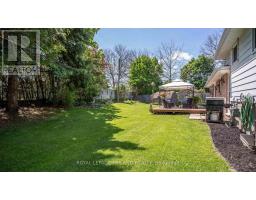 7 STIRLING CRESCENT - 38